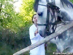 Hungrian Horse Movies Nadja is a Vet